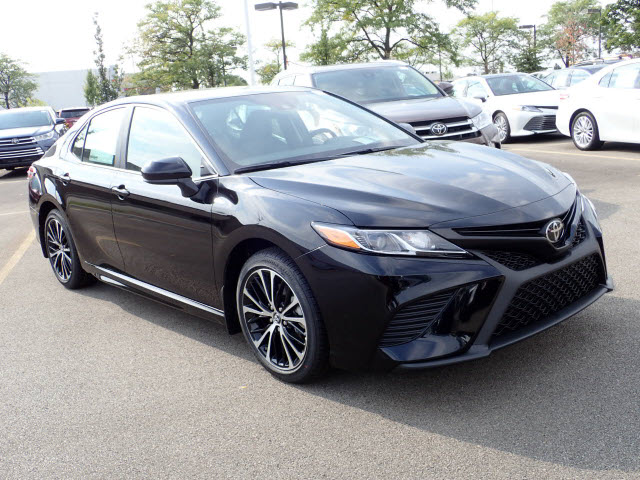 New 2019 Toyota Camry SE SE 4dr Sedan in Schaumburg 190193  Schaumburg Toyota